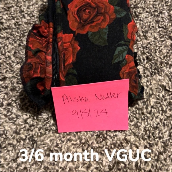 Bamboo- Plush blanket, sleep sacks, gown, zippy! MMAO within reason - Picture 3 of 15